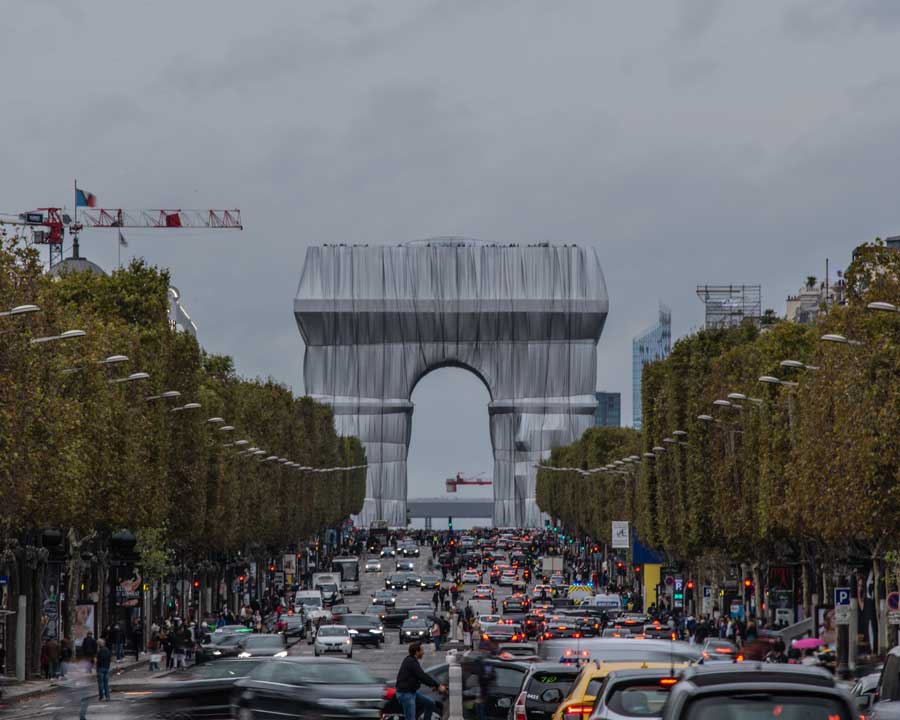 Christo and Jeanne-Claude, The Arc de Triomphe, Wrapped, Paris, 2021 - ParisBoatClub